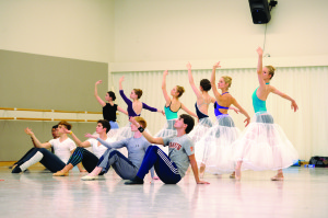 San Francisco Ballet rehearsing Wheeldon’s Cinderella (© Erik Tomasson)