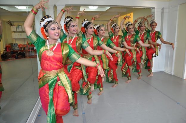 Line of dancers displaying a standing position in Kuchipudi