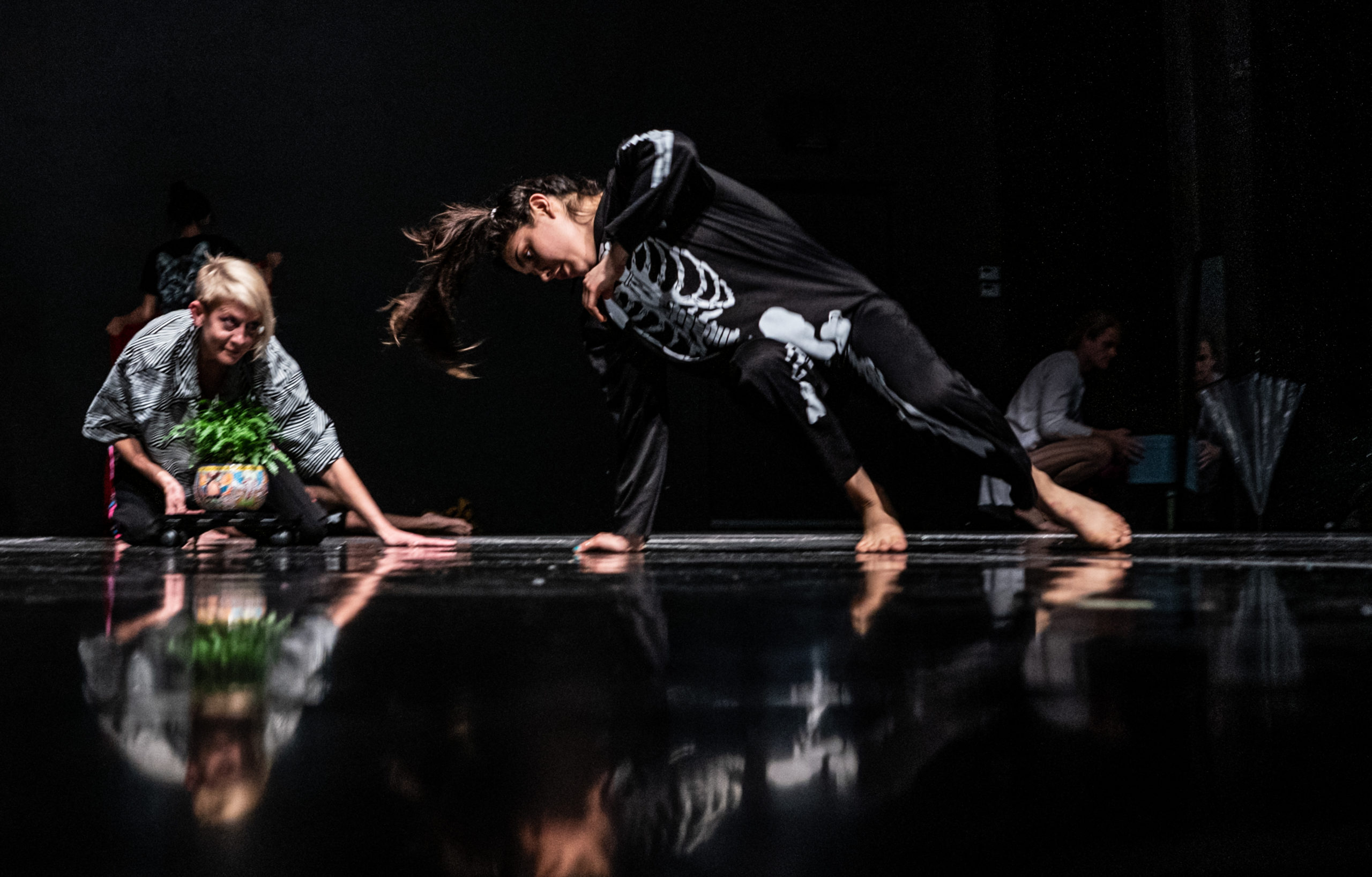 Kathleen Hermesdorf and gizeh perform "Reckoning" at FRESH Festival 2019